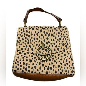 (Universal Threads) Leopard Print Bag/Purse w/ Magnetic Closure: 9” x 6”